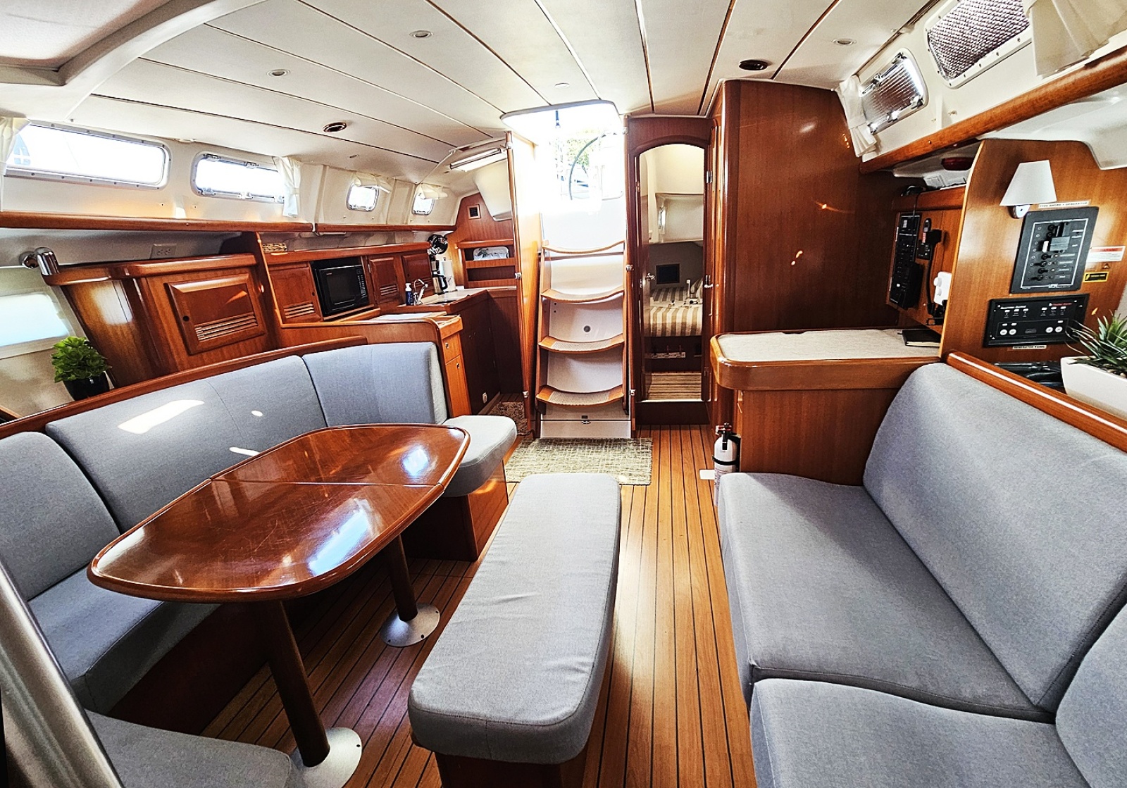 2006 Beneteau 423