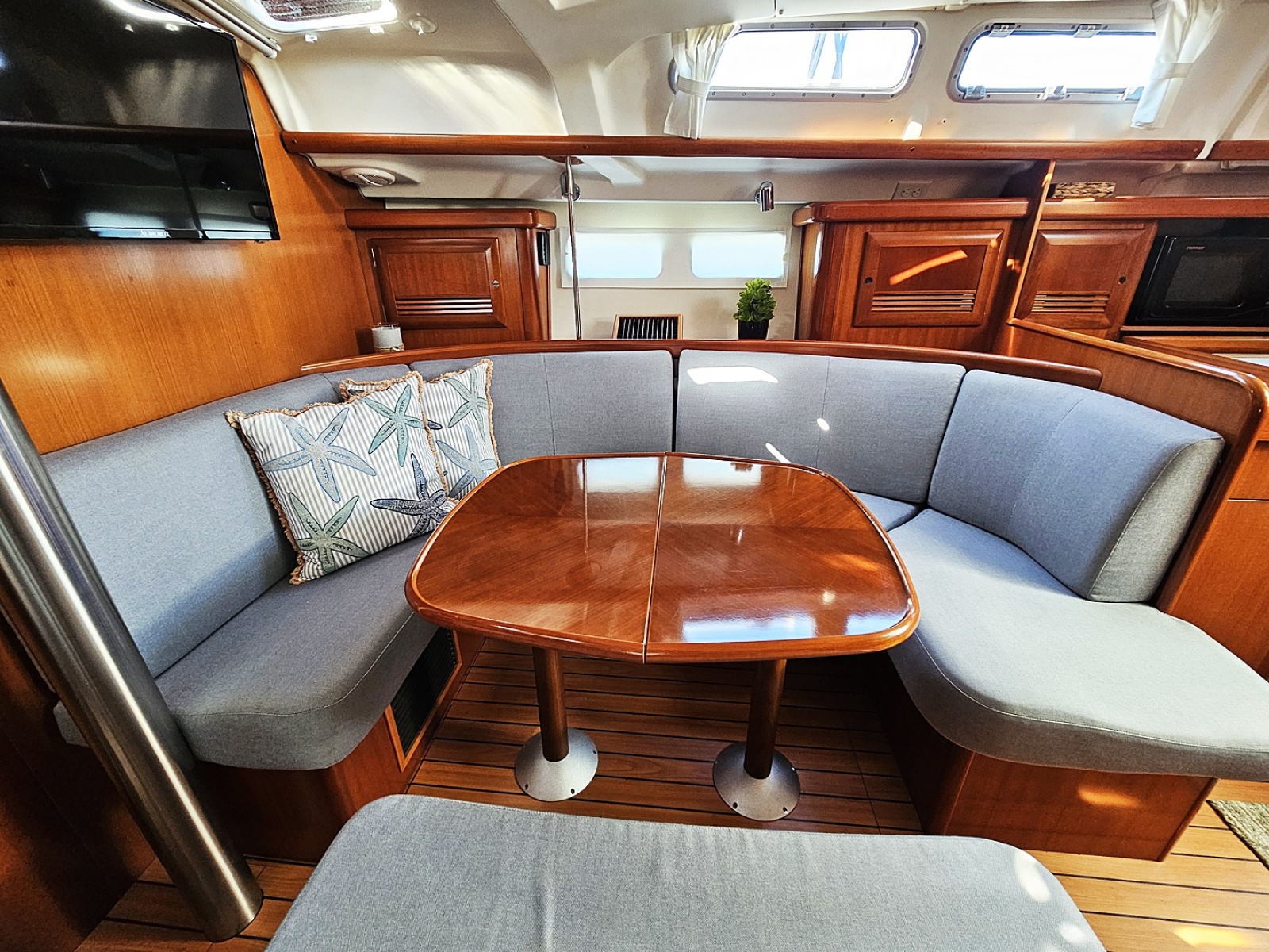 2006 Beneteau 423