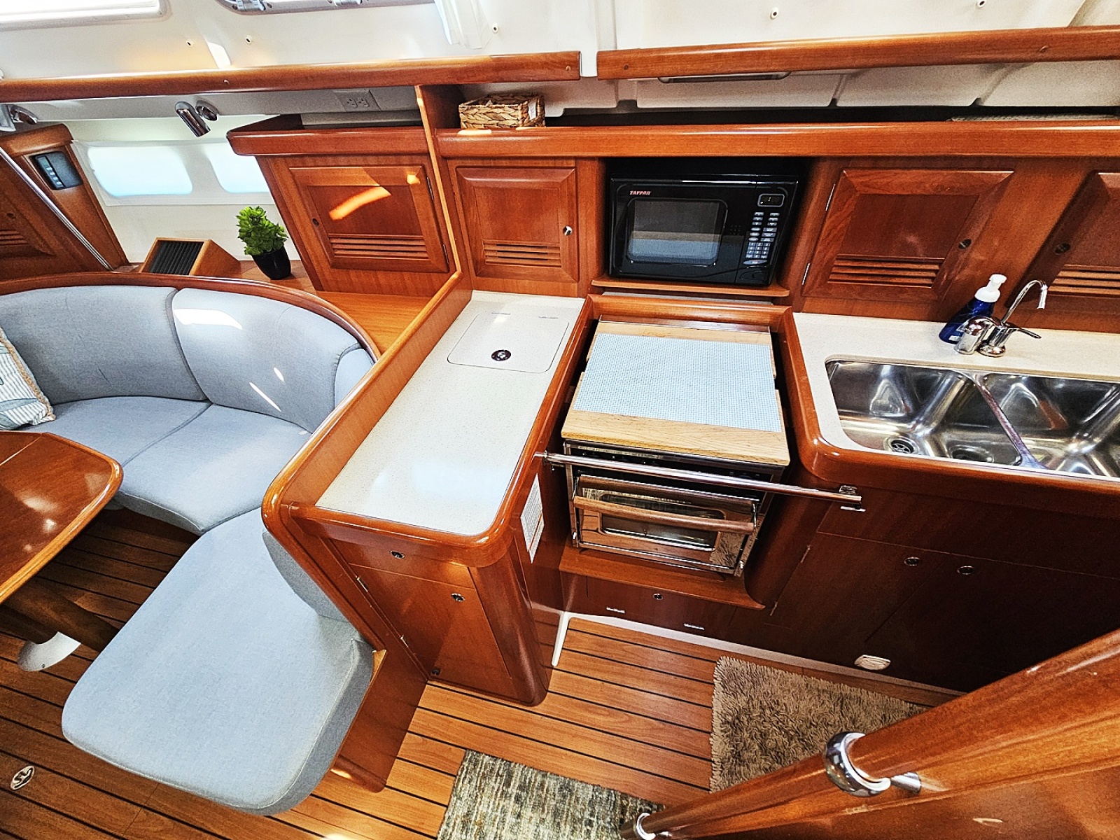 2006 Beneteau 423