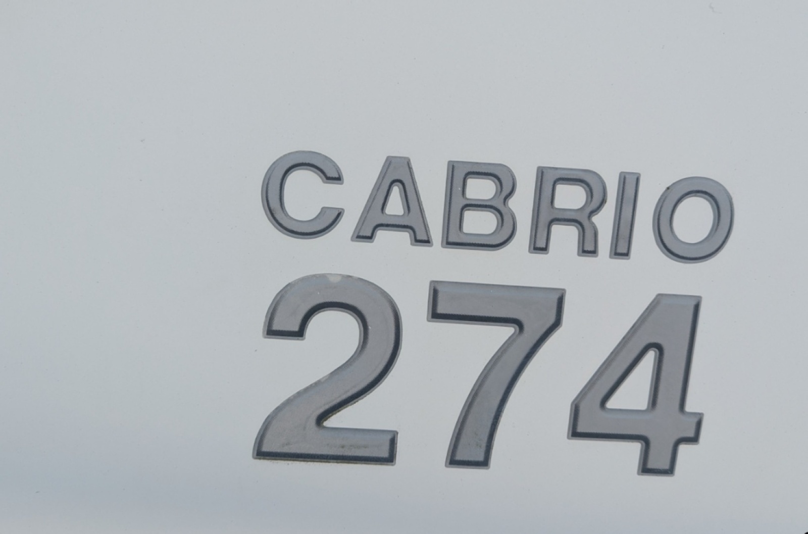 2010 Larson Cabrio 274