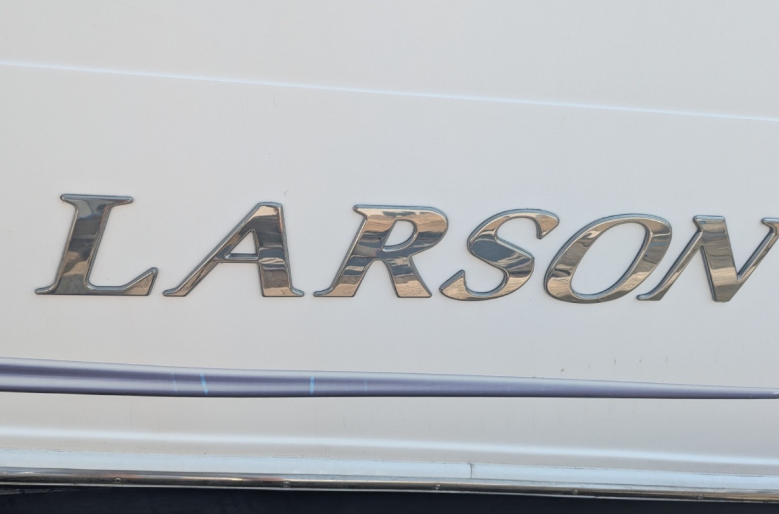 2010 Larson Cabrio 274