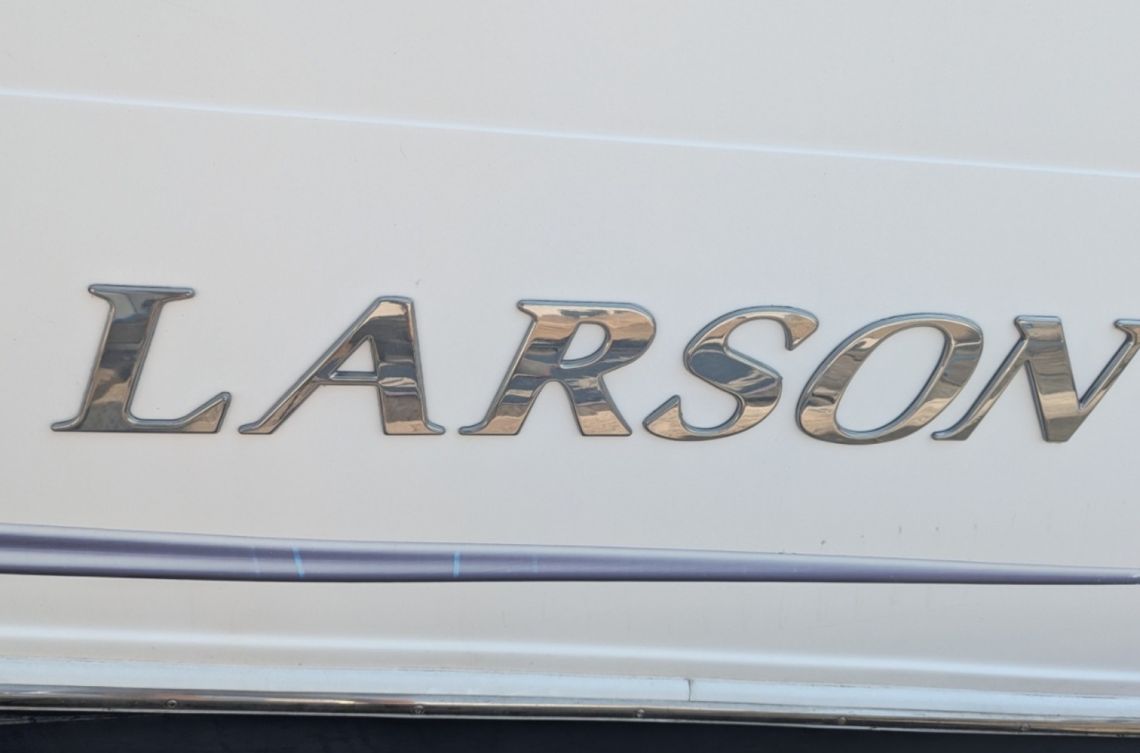 2010 Larson Cabrio 274