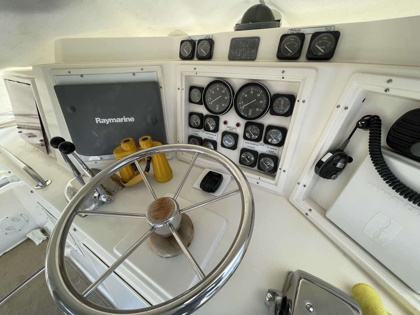 1990 Southern Cross 52