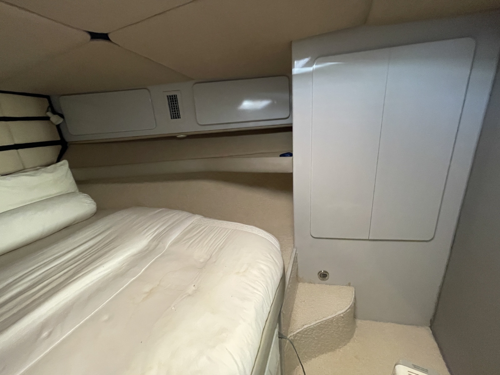 1990 Southern Cross 52