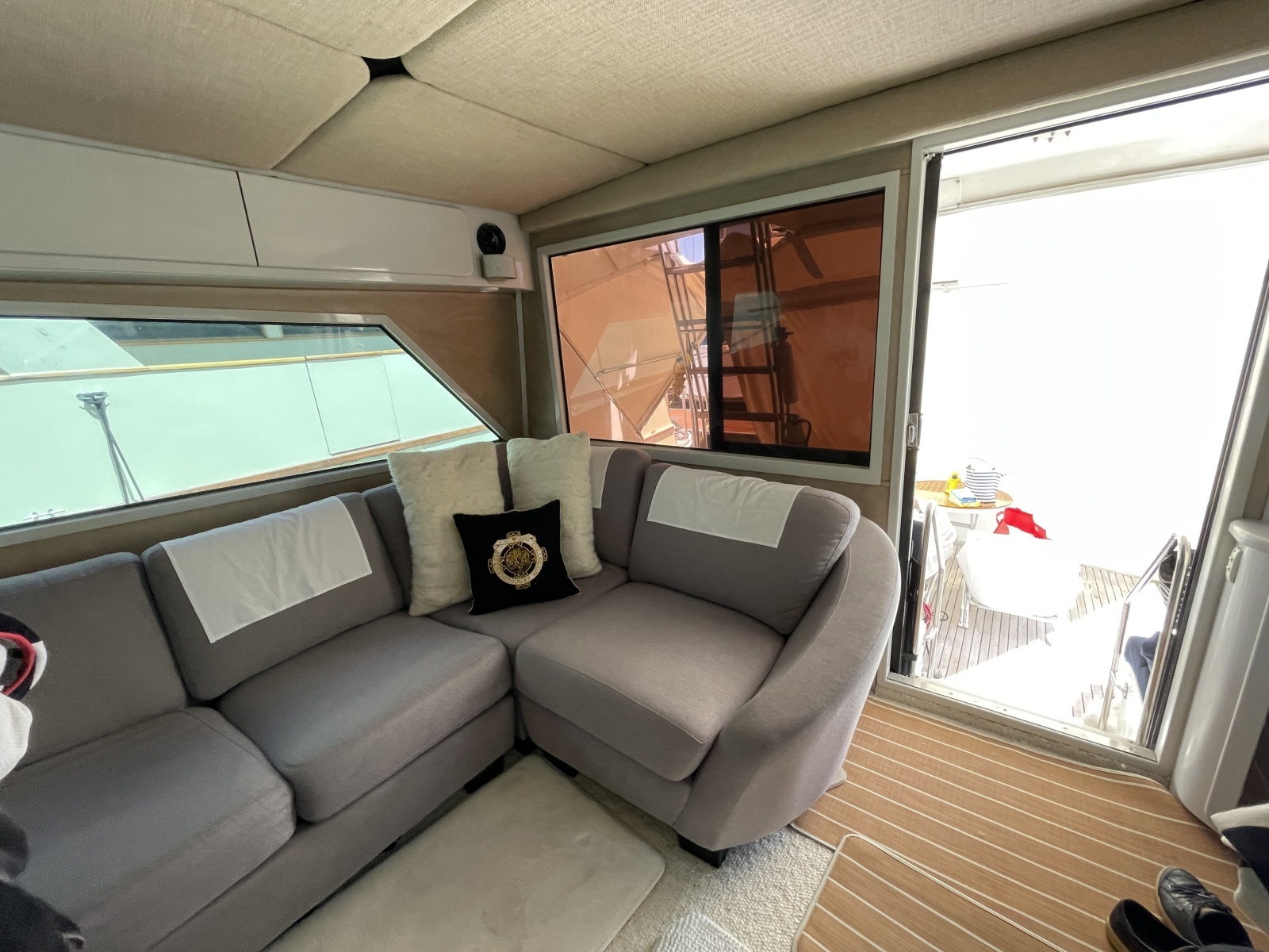 1990 Southern Cross 52
