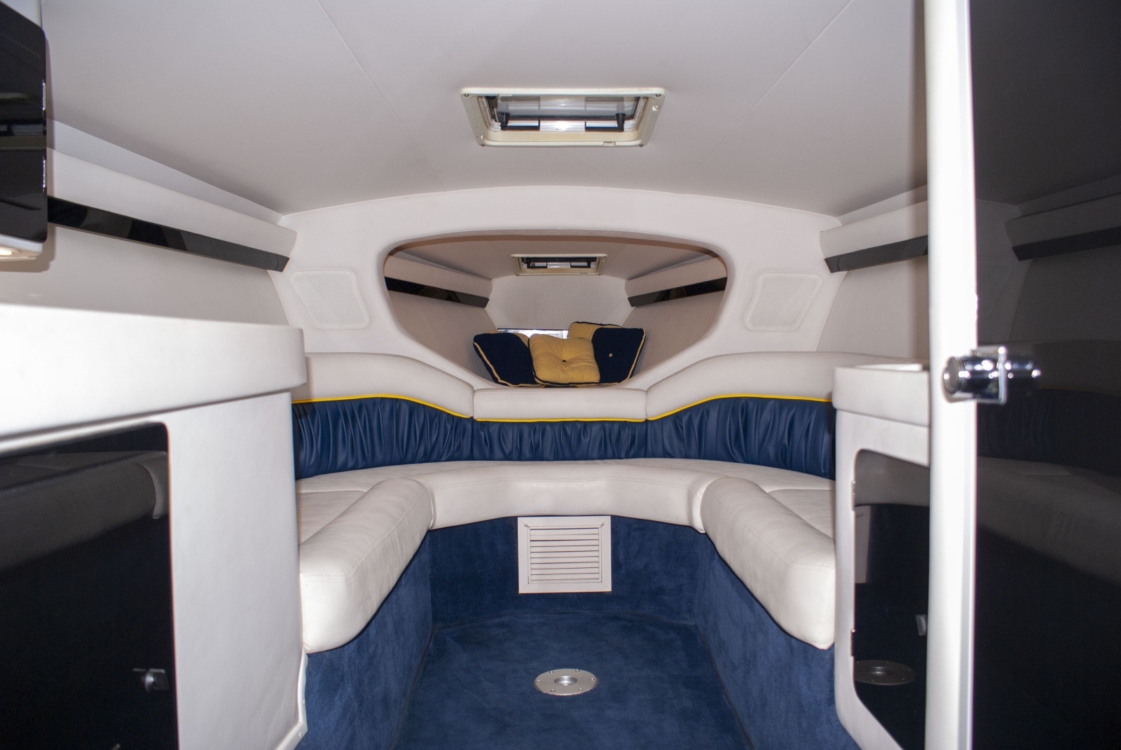 2004 Donzi 38 ZX