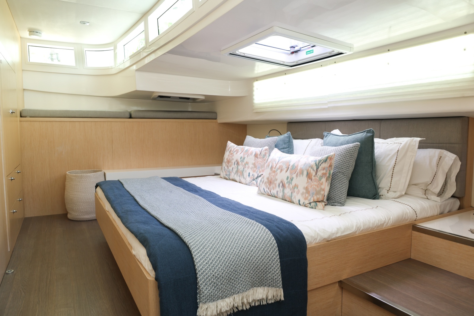 2019 Silent-Yachts 