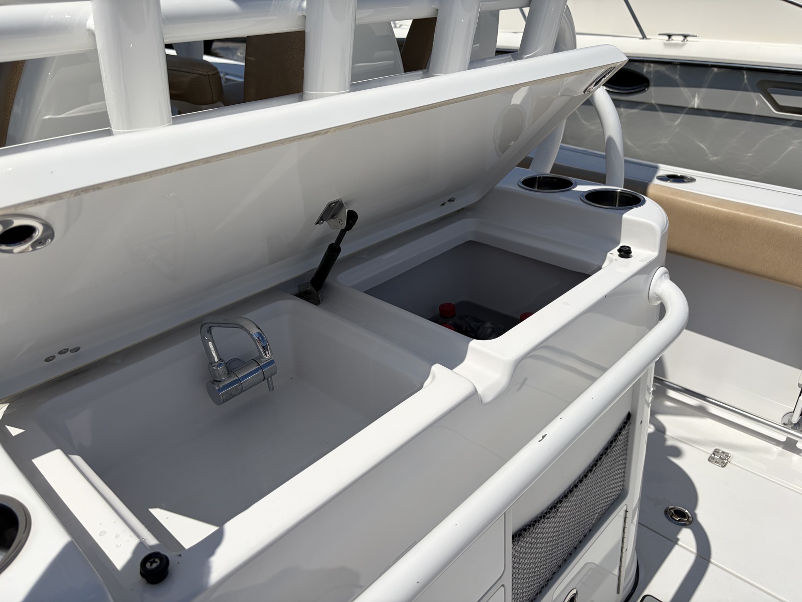 2018 Sportsman Open 312 Center Console