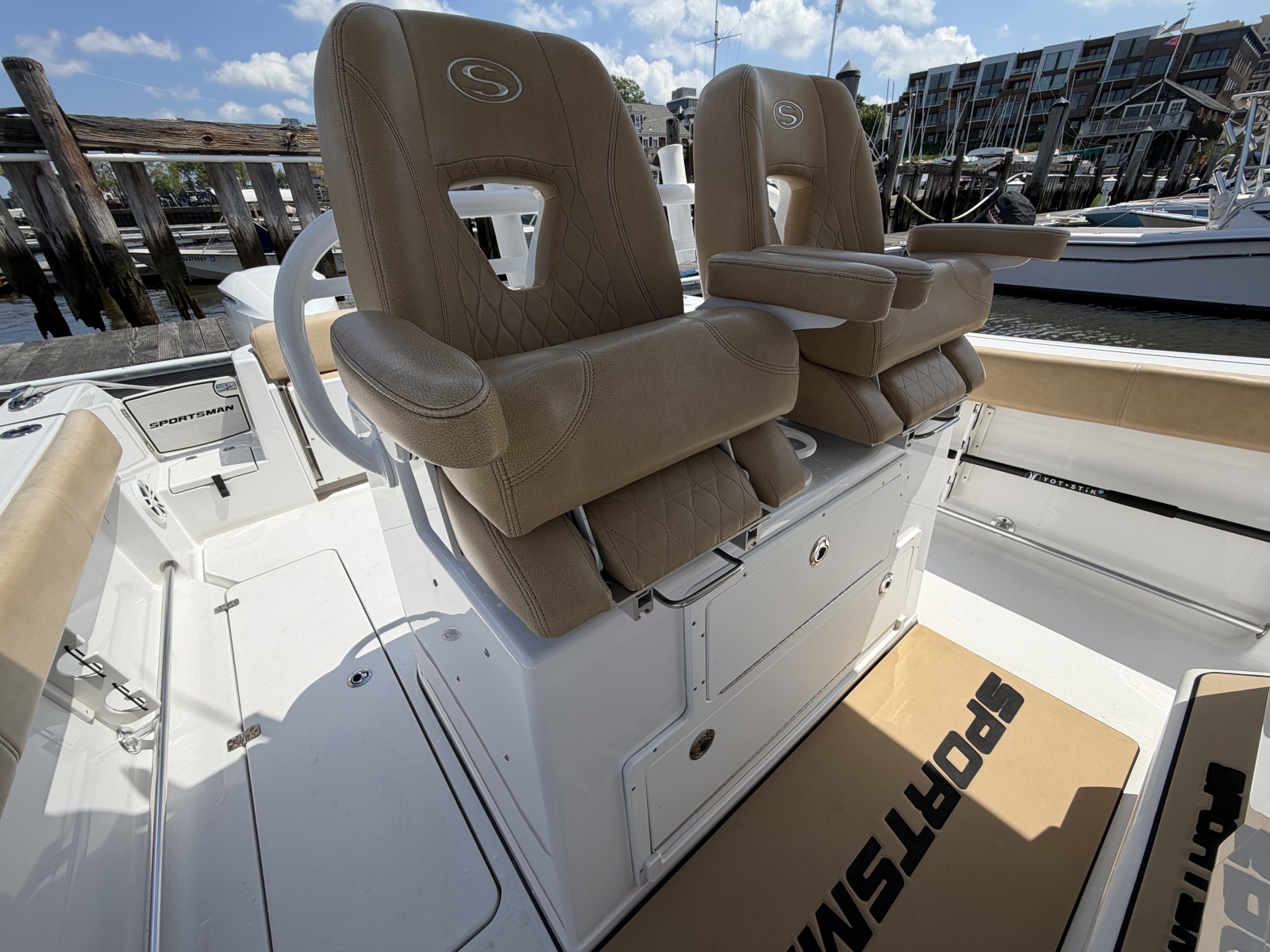 2018 Sportsman Open 312 Center Console