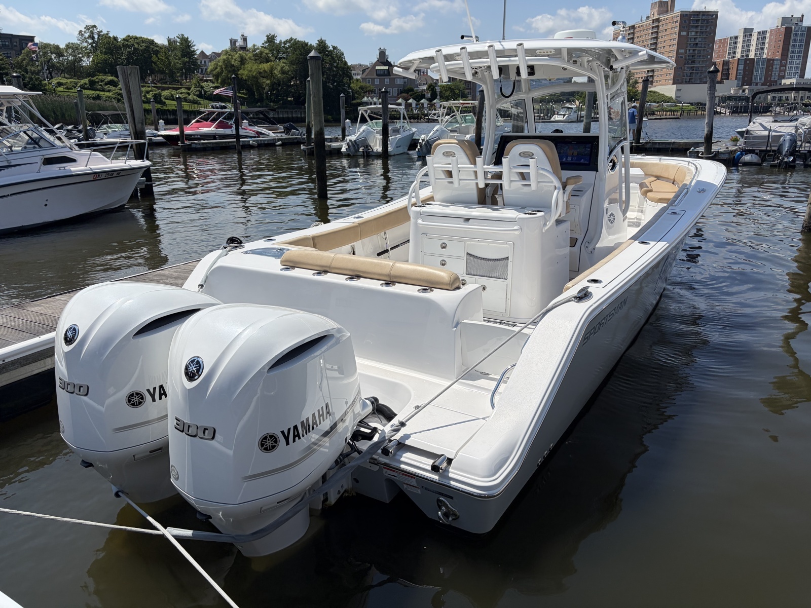 2018 Sportsman Open 312 Center Console