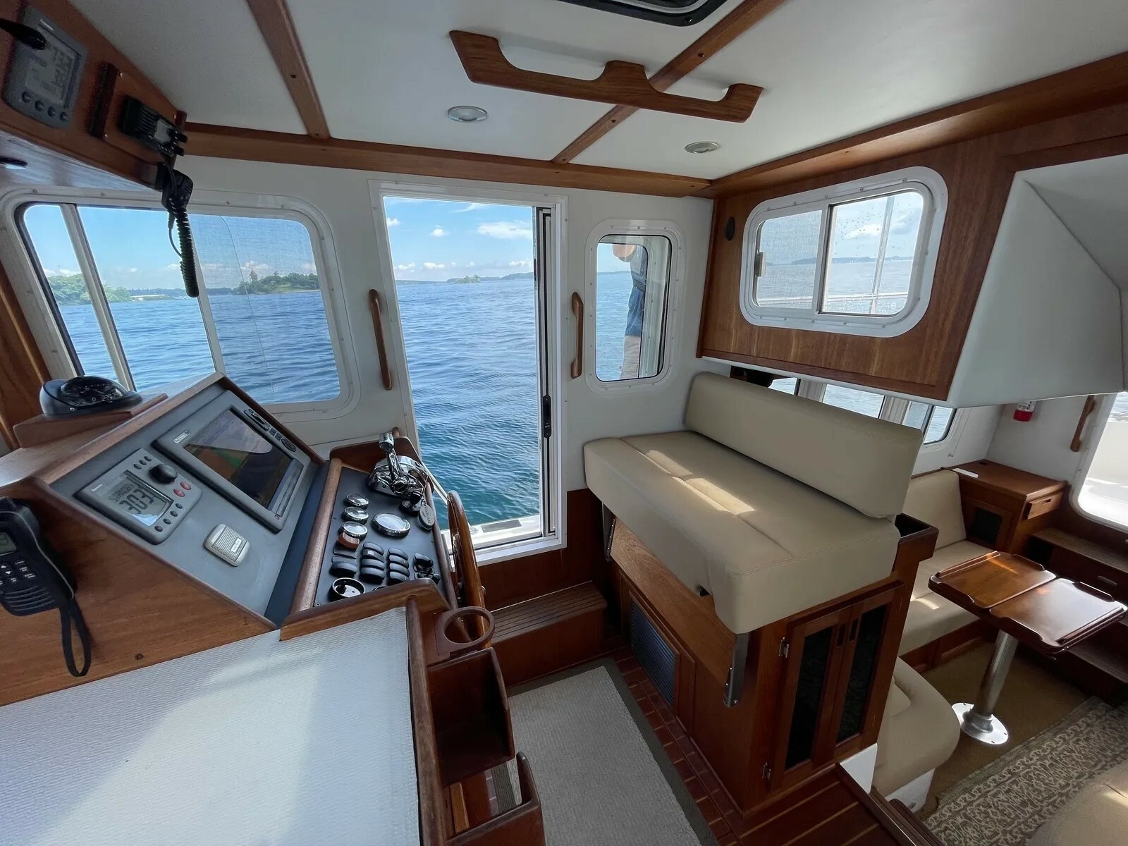 2010 Nordic Tugs 32/34 Pilothouse
