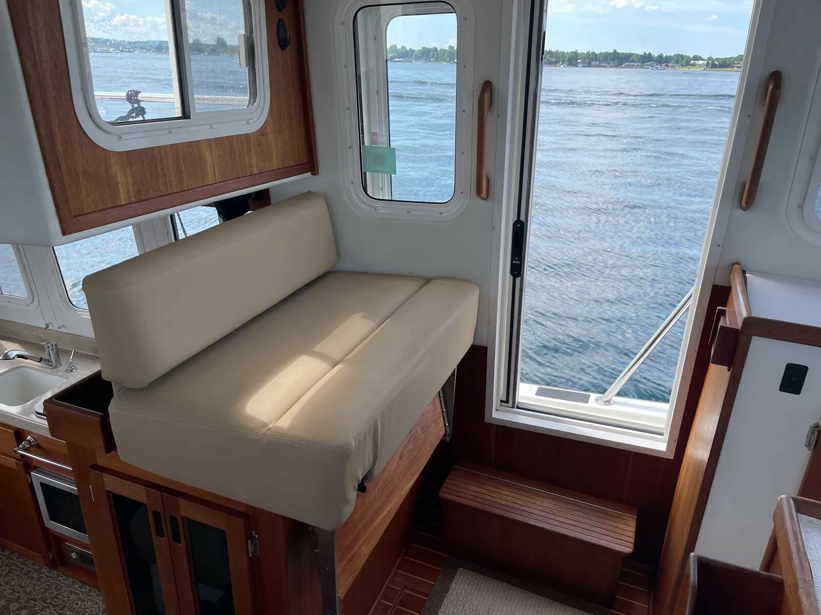 2010 Nordic Tugs 32/34 Pilothouse