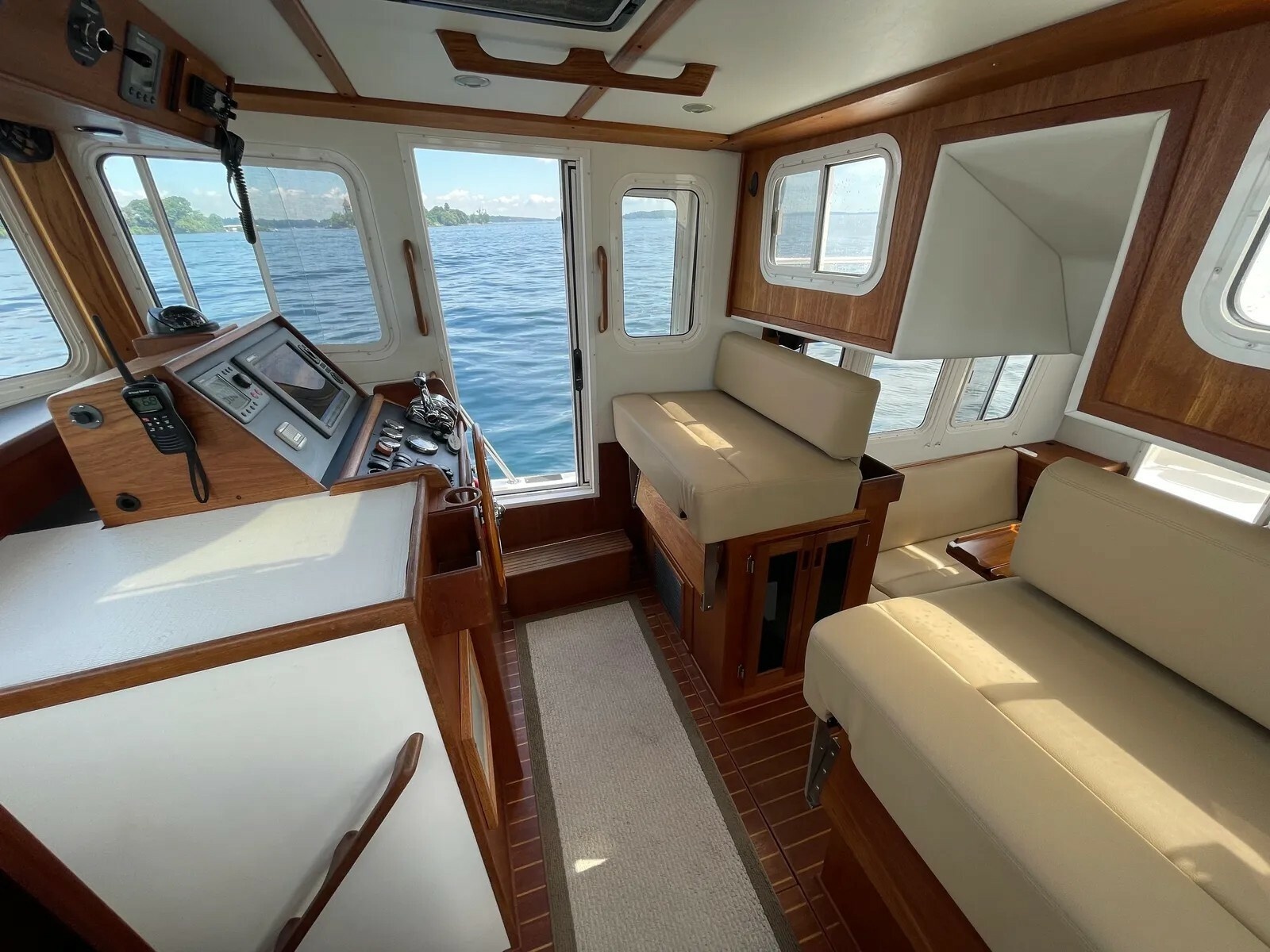 2010 Nordic Tugs 32/34 Pilothouse