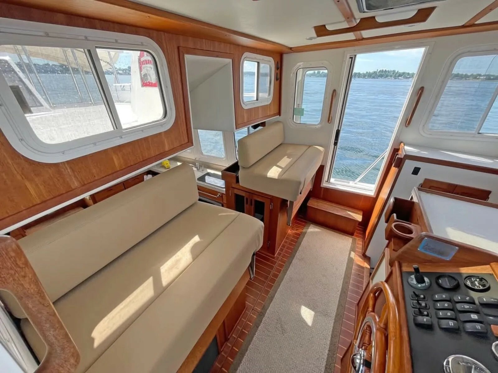 2010 Nordic Tugs 32/34 Pilothouse