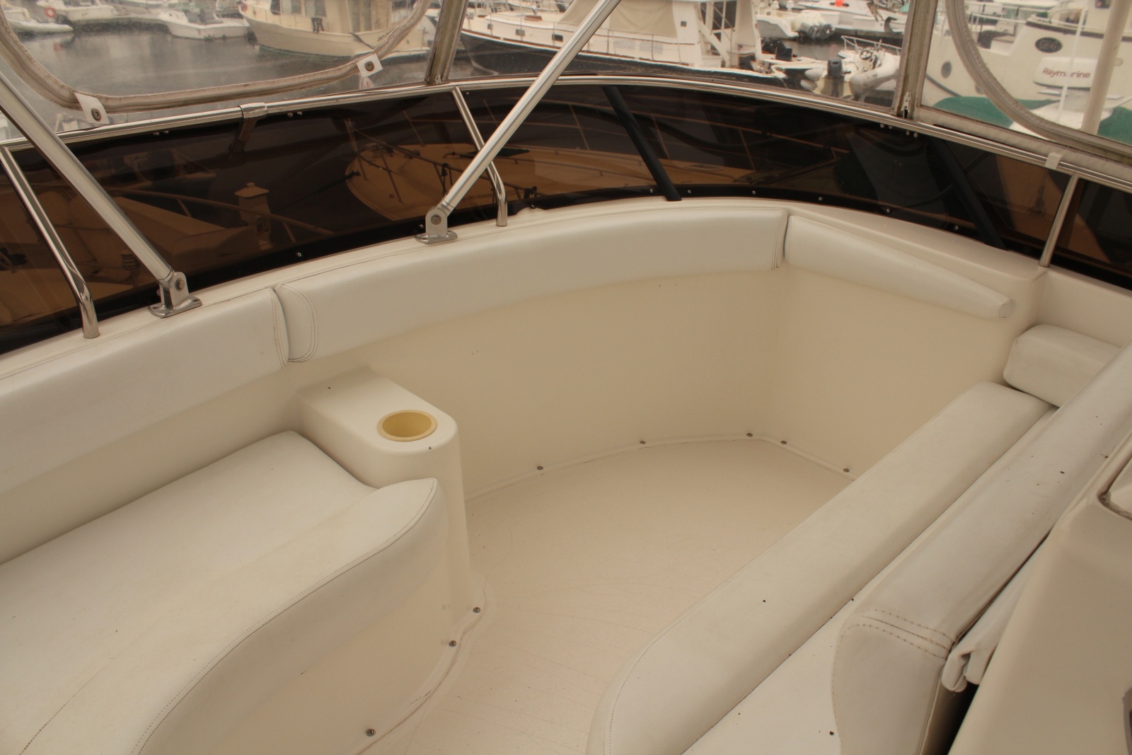 Flybridge Forward Seating