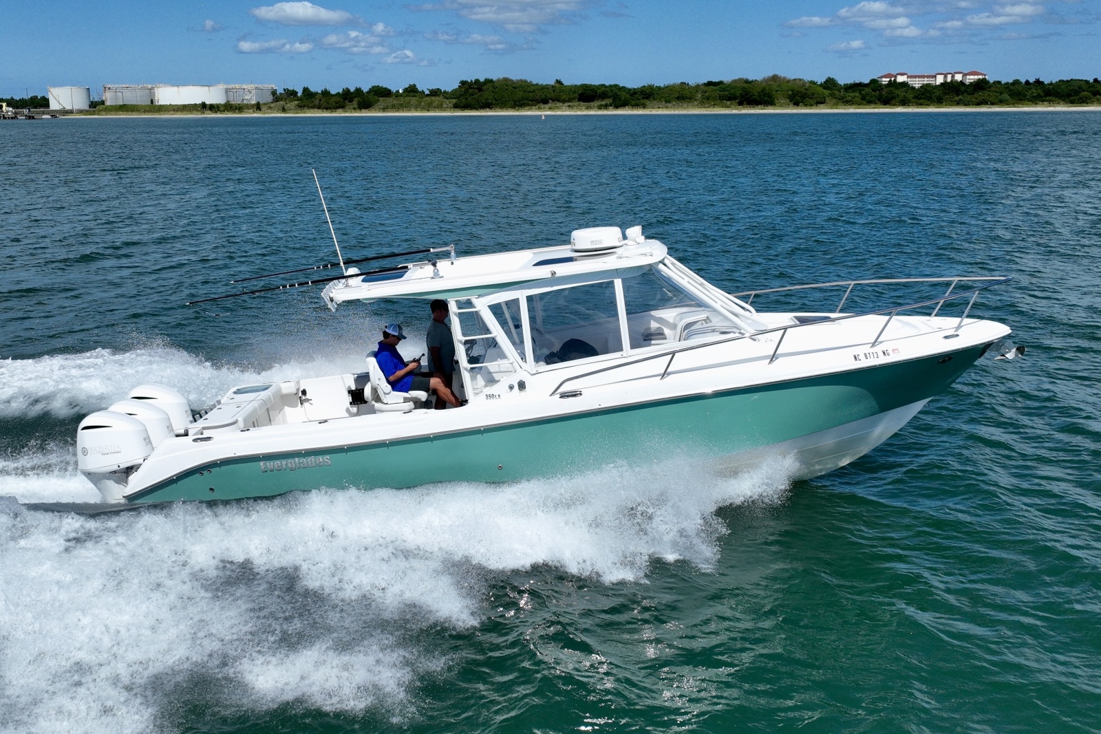 2016 Everglades 350LX
