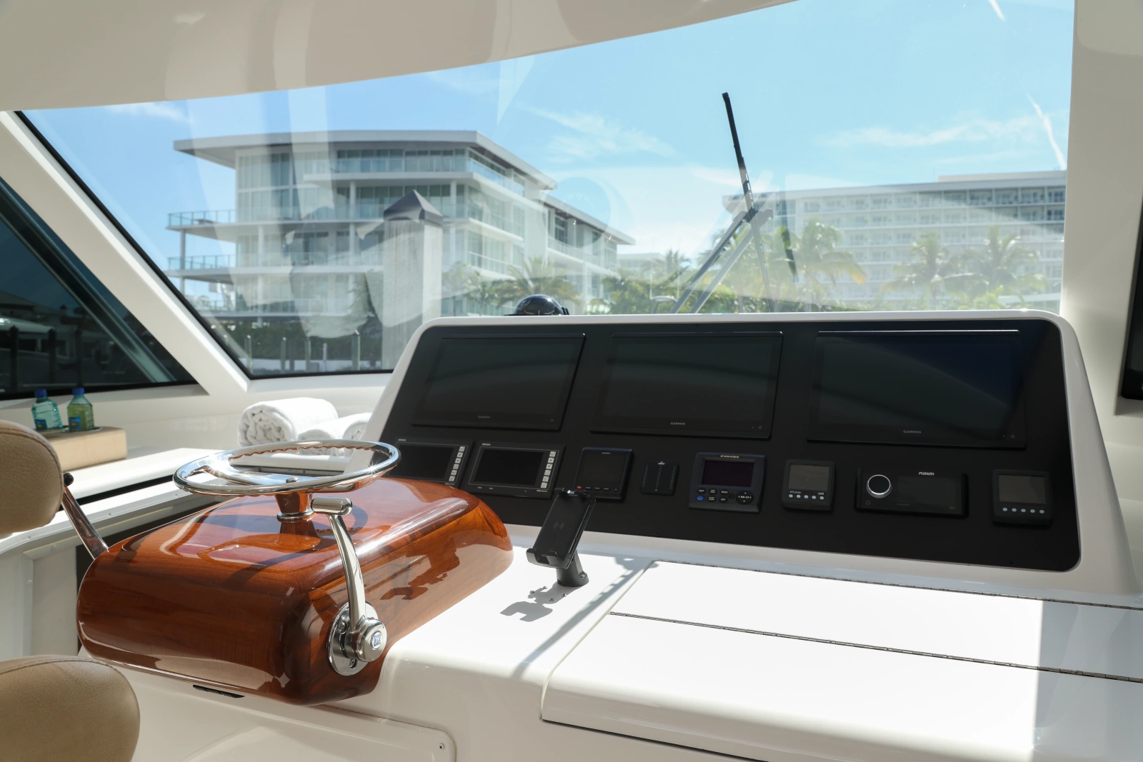 2020 Viking 44 Sport Coupe