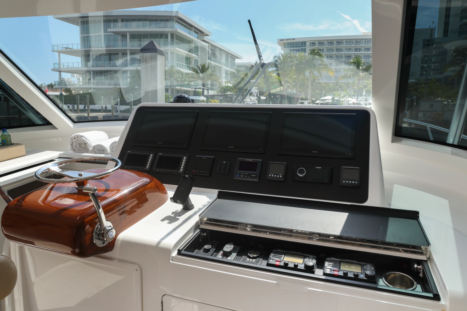 2020 Viking 44 Sport Coupe