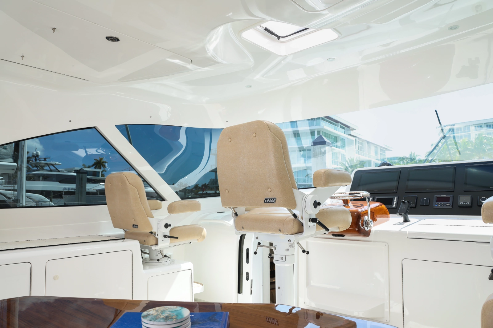 2020 Viking 44 Sport Coupe