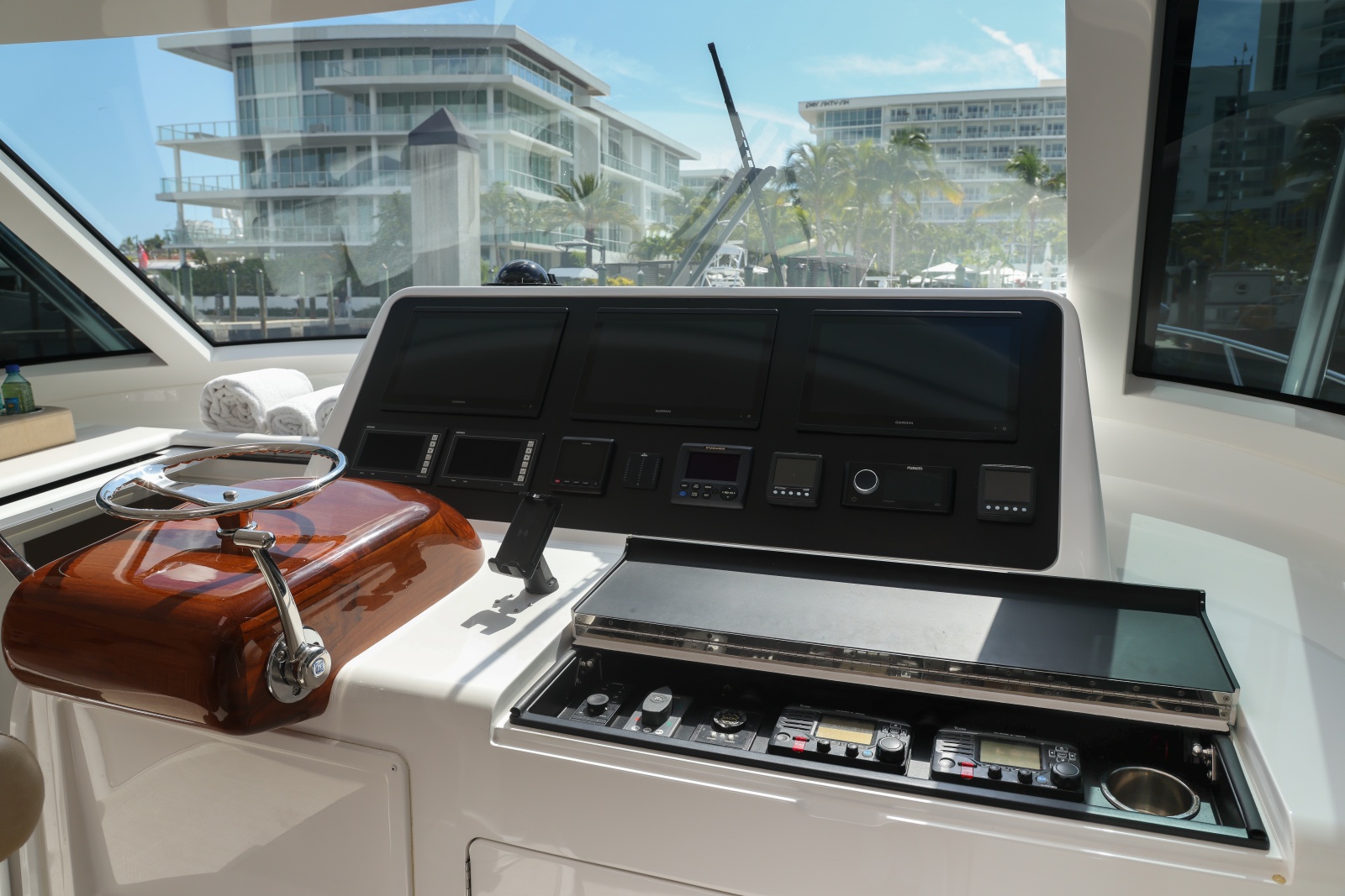 2020 Viking 44 Sport Coupe