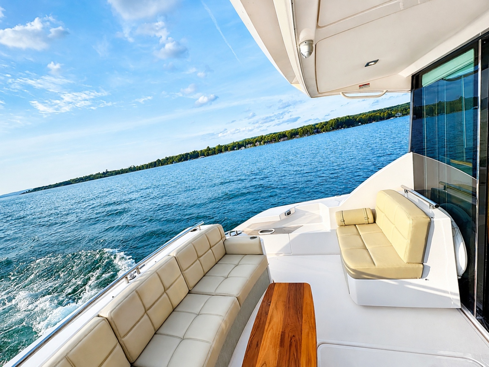 2016 Tiara Yachts 44 Coupe