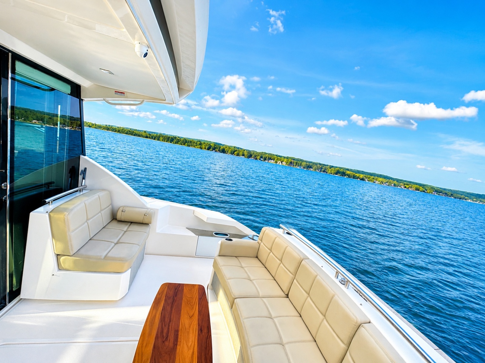 2016 Tiara Yachts 44 Coupe