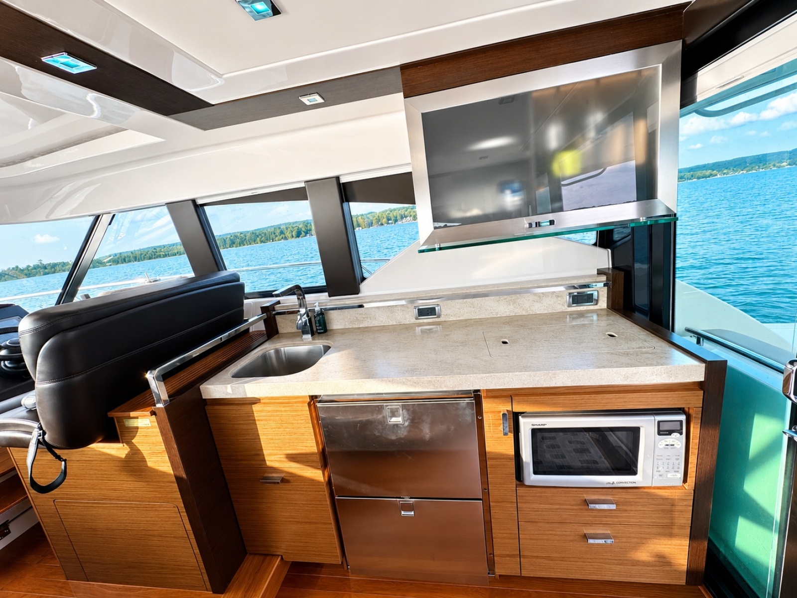 2016 Tiara Yachts 44 Coupe