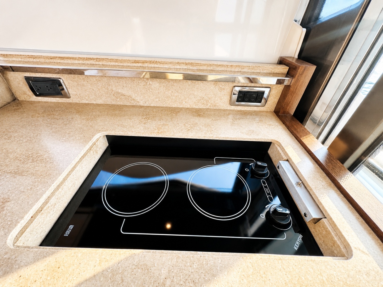 2016 Tiara Yachts 44 Coupe