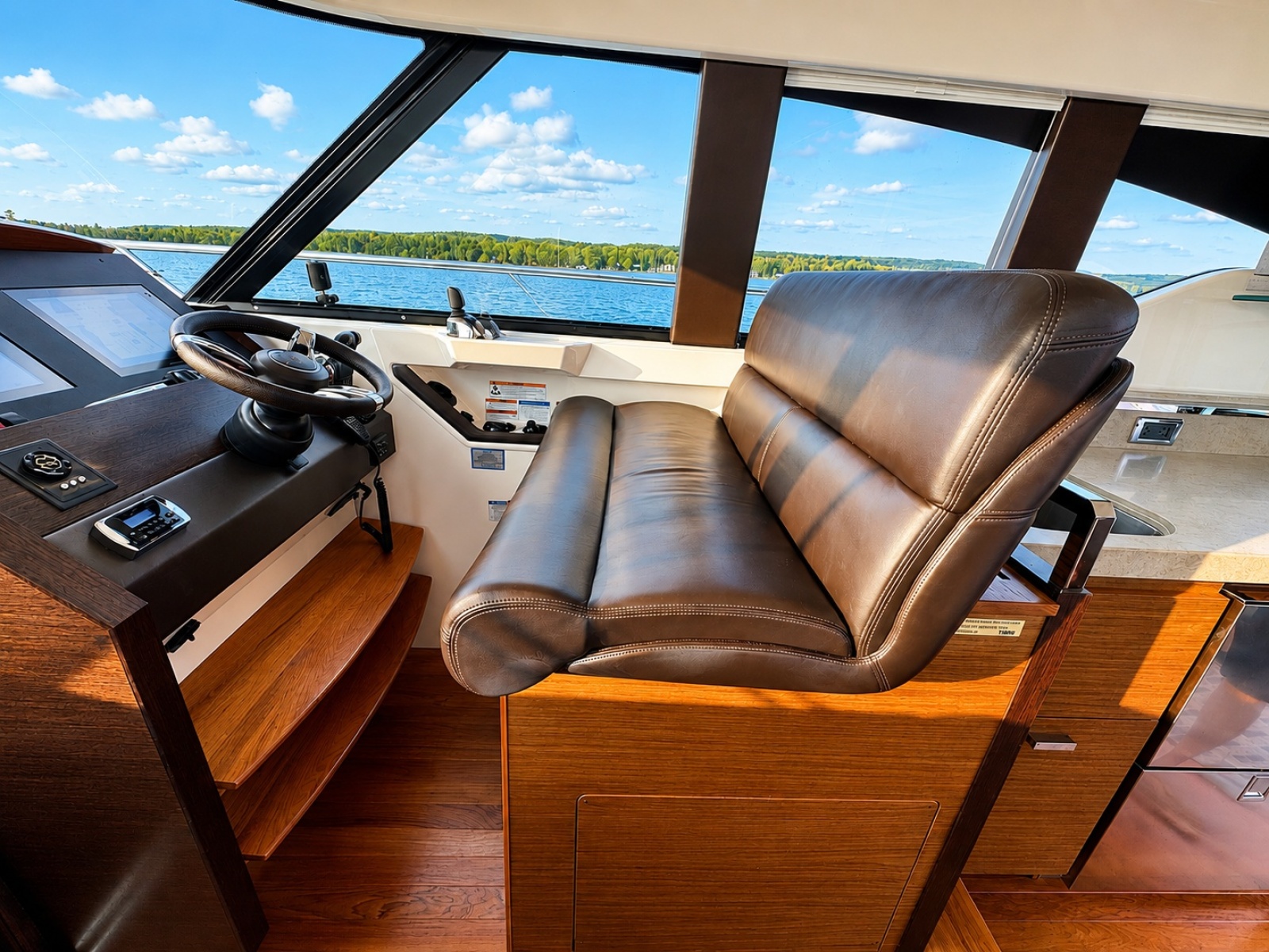 2016 Tiara Yachts 44 Coupe