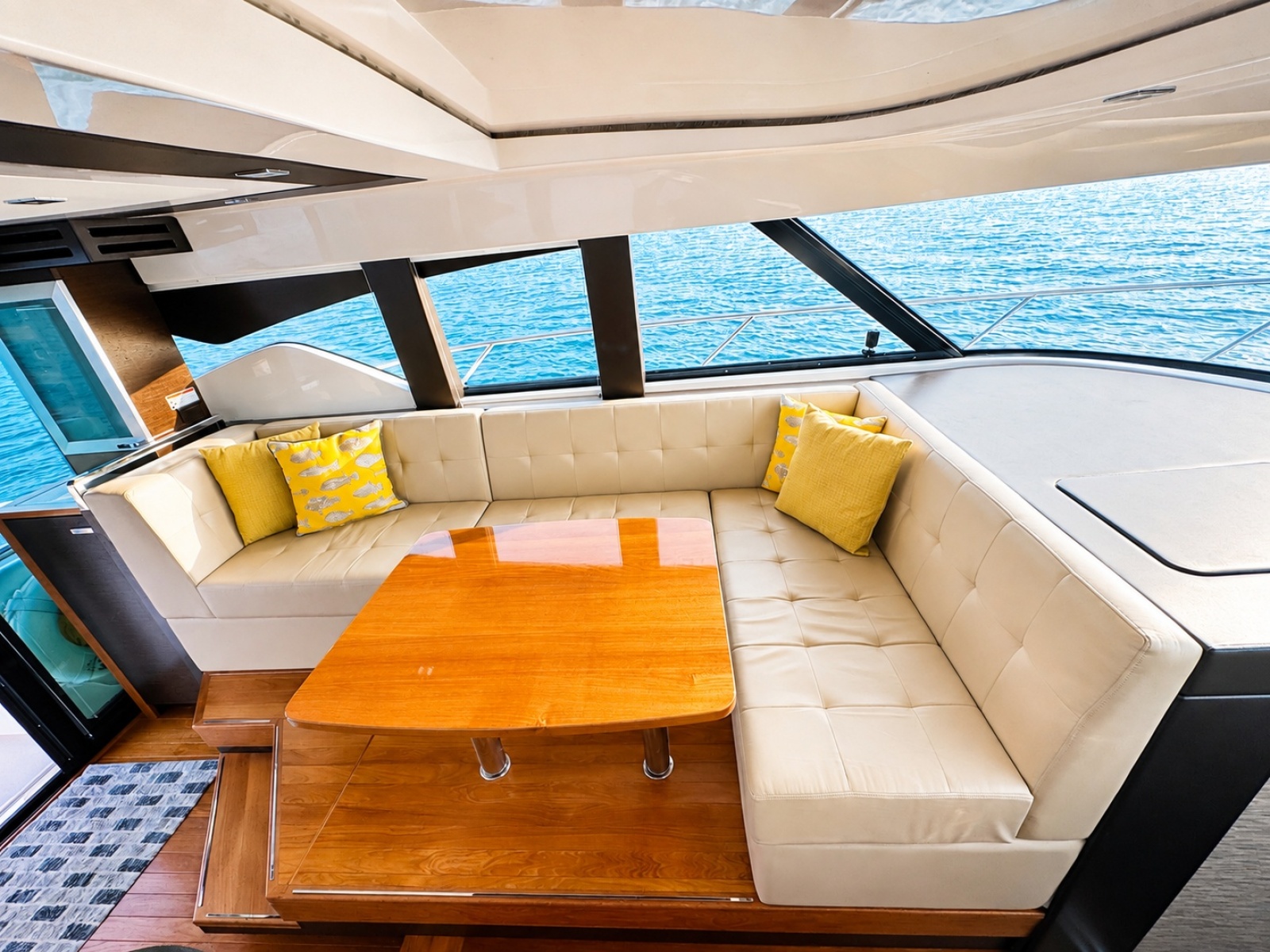 2016 Tiara Yachts 44 Coupe