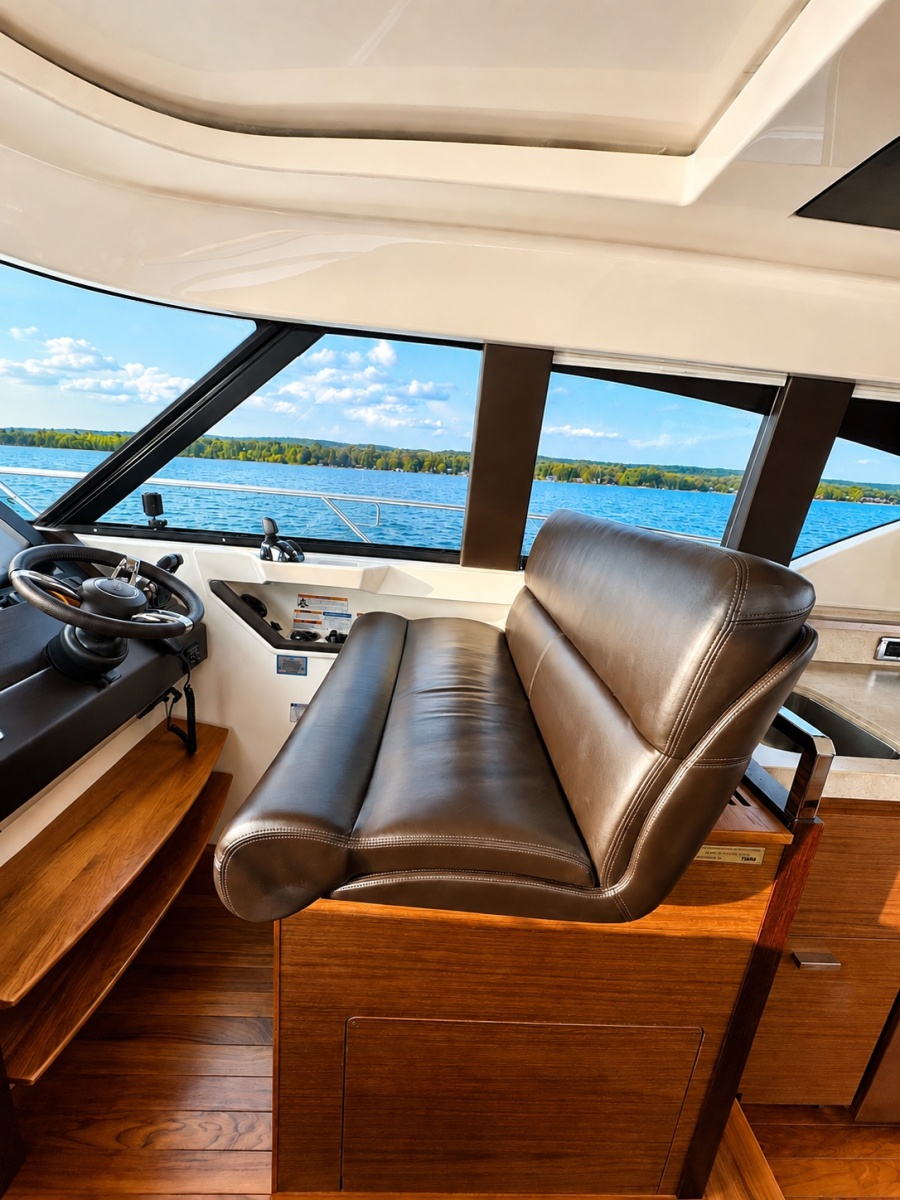 2016 Tiara Yachts 44 Coupe