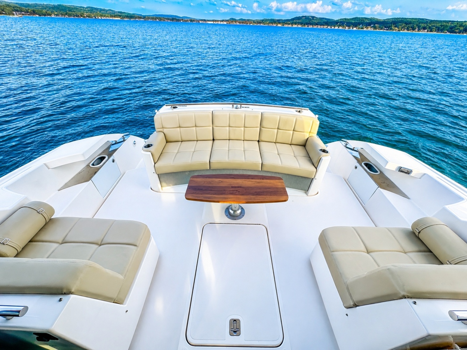 2016 Tiara Yachts 44 Coupe