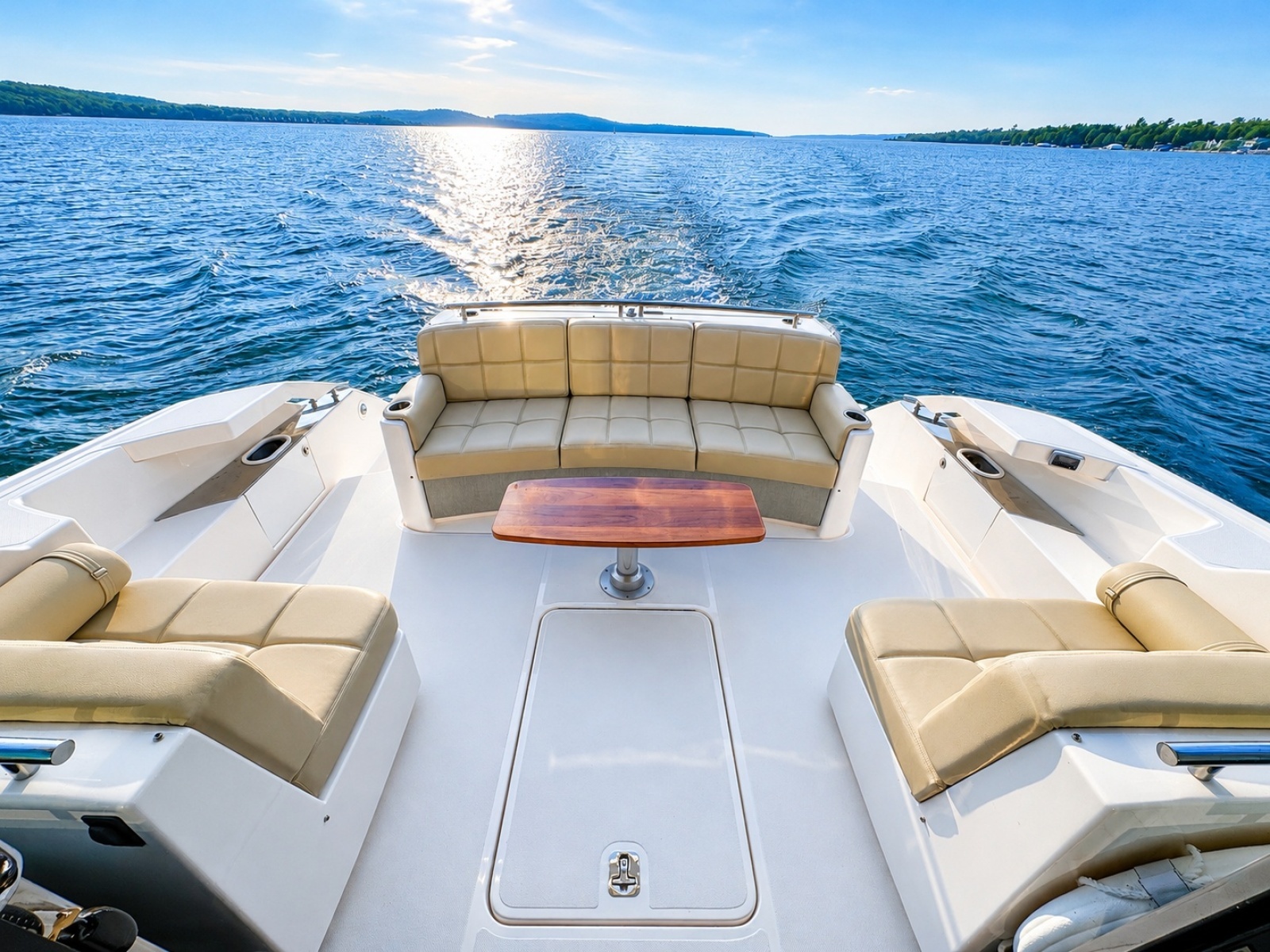 2016 Tiara Yachts 44 Coupe