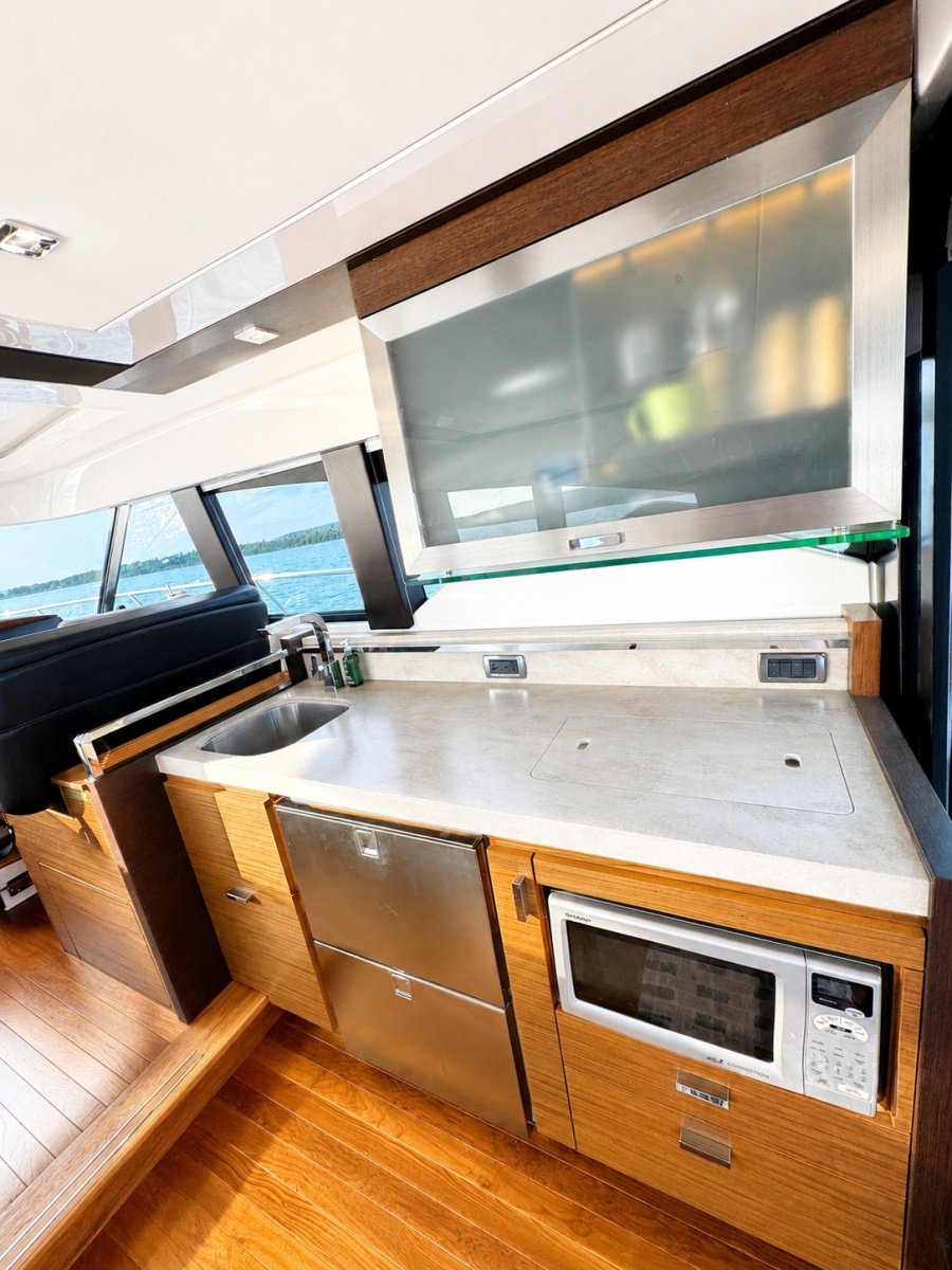 2016 Tiara Yachts 44 Coupe