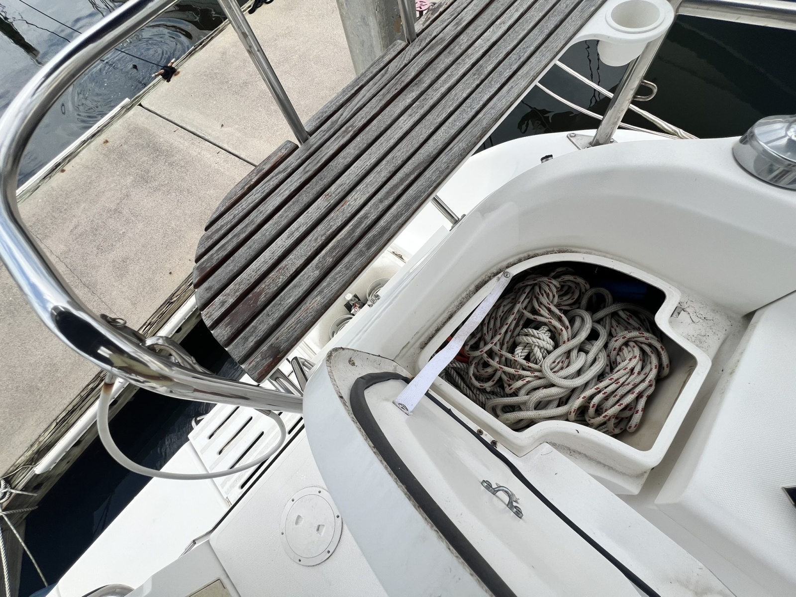 2007 Hunter 41 Deck Salon
