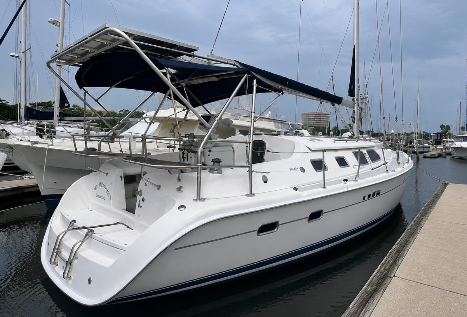 2007 Hunter 41 Deck Salon