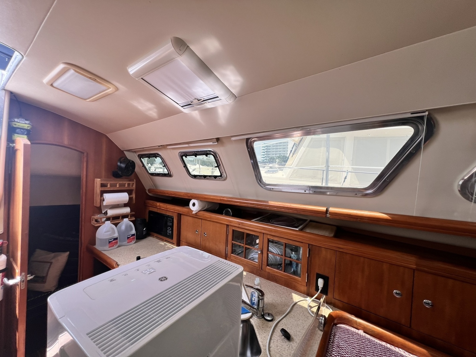 2007 Hunter 41 Deck Salon