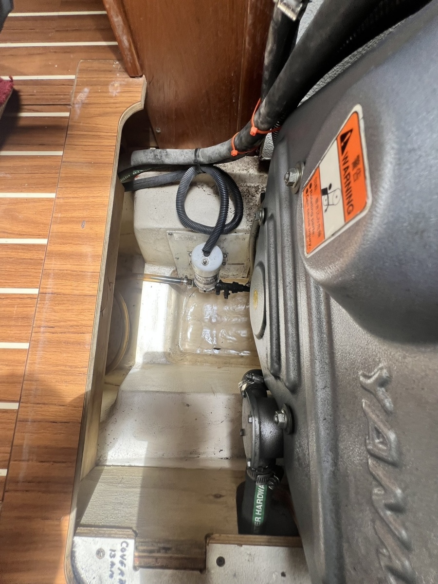 2007 Hunter 41 Deck Salon