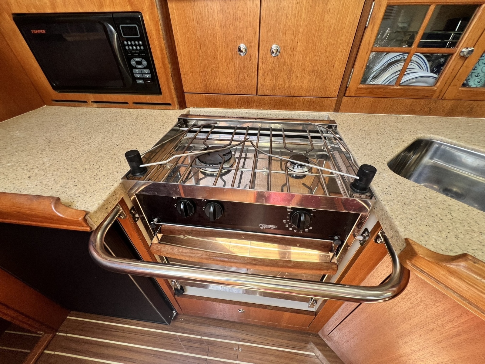 2007 Hunter 41 Deck Salon