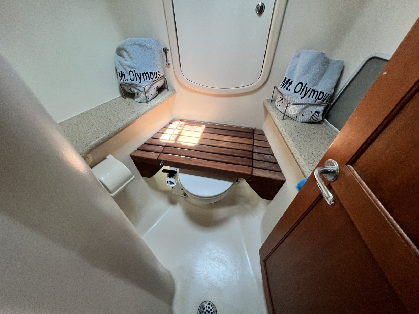 2007 Hunter 41 Deck Salon