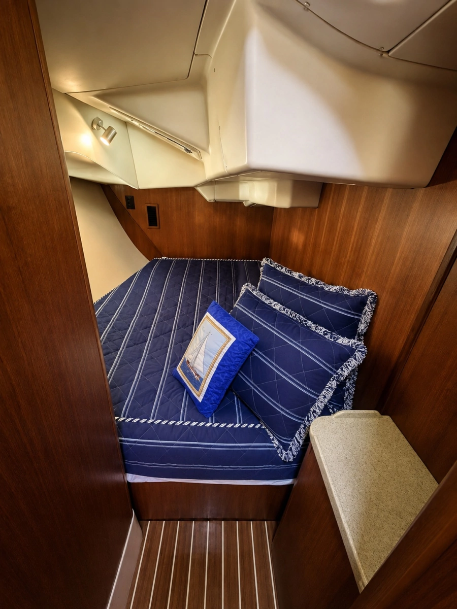 2007 Hunter 41 Deck Salon