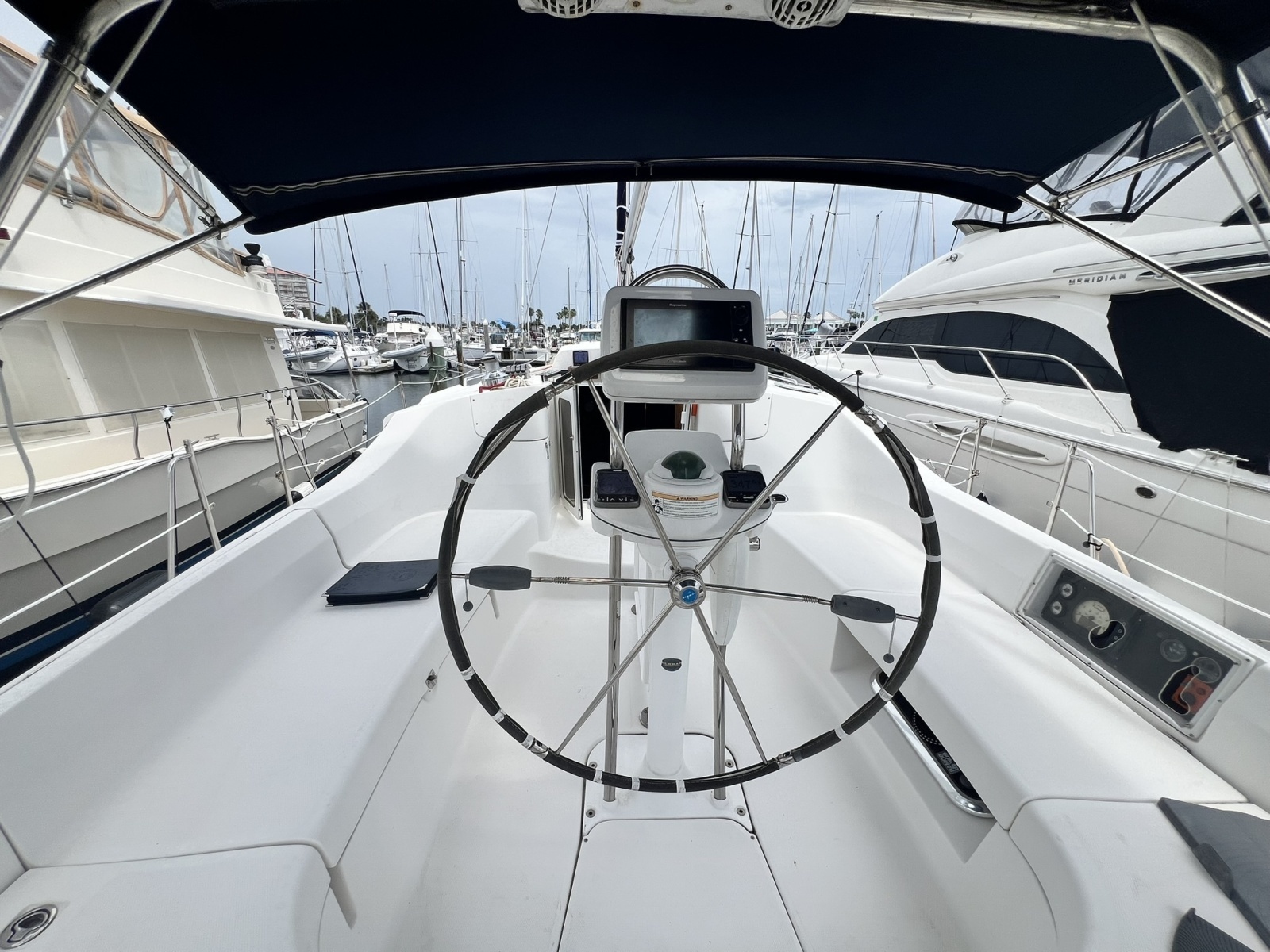 2007 Hunter 41 Deck Salon