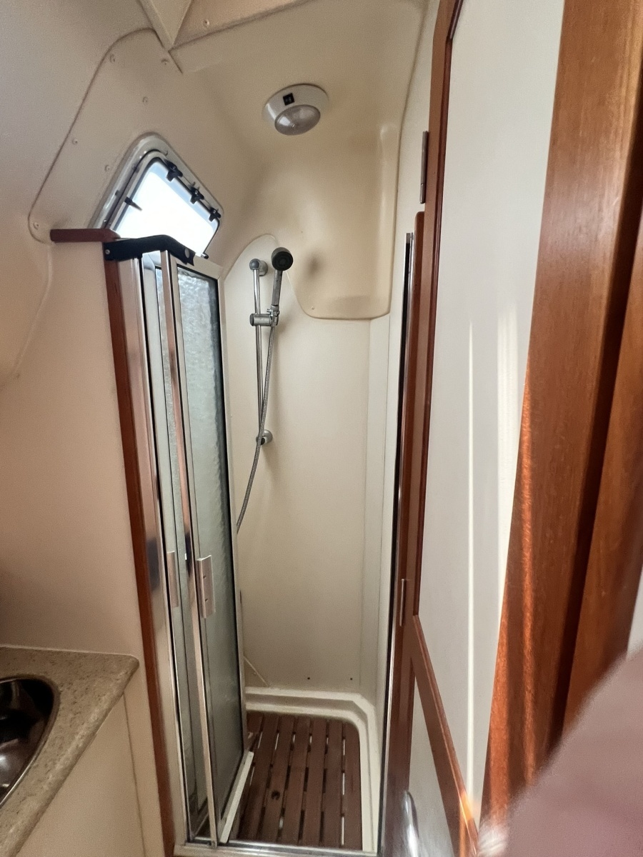 2007 Hunter 41 Deck Salon