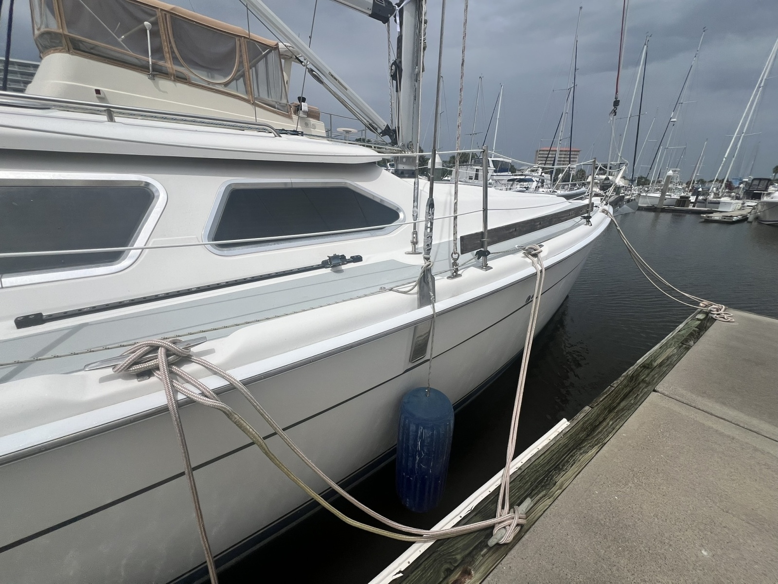 2007 Hunter 41 Deck Salon