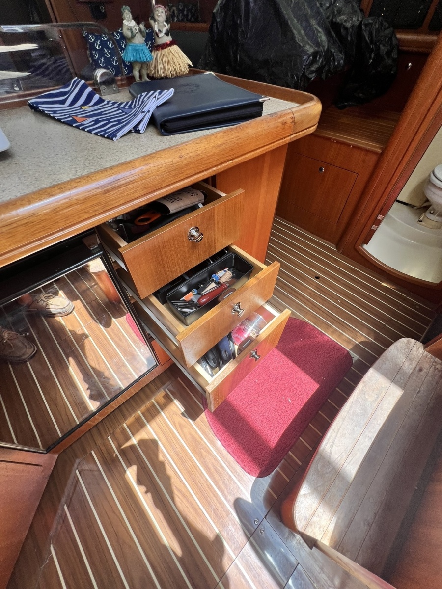 2007 Hunter 41 Deck Salon