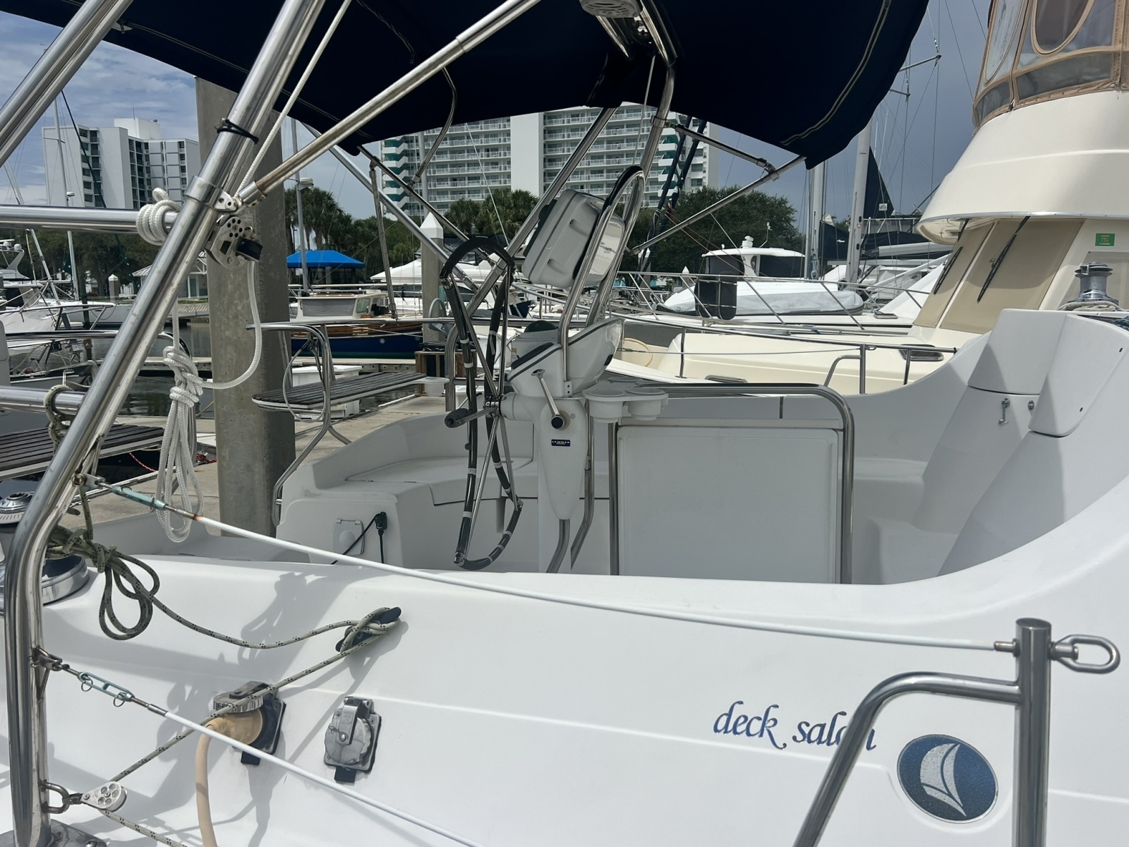 2007 Hunter 41 Deck Salon
