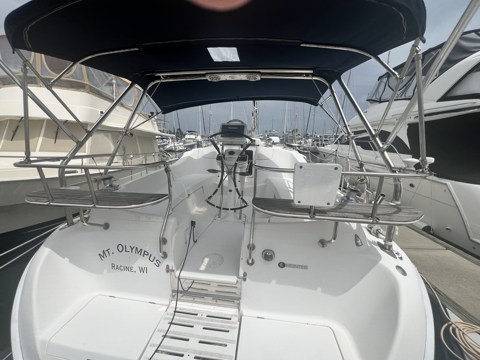 2007 Hunter 41 Deck Salon