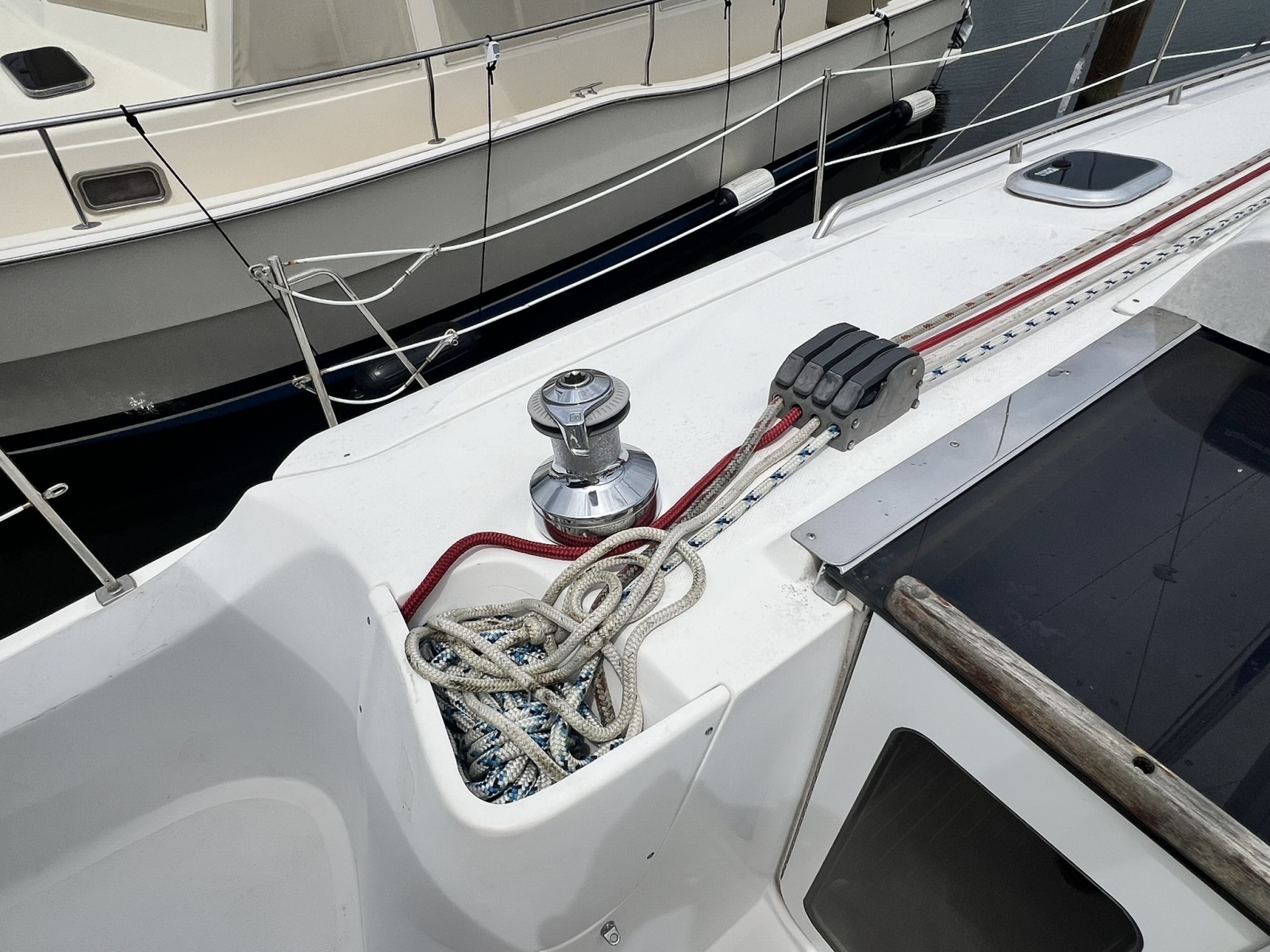 2007 Hunter 41 Deck Salon