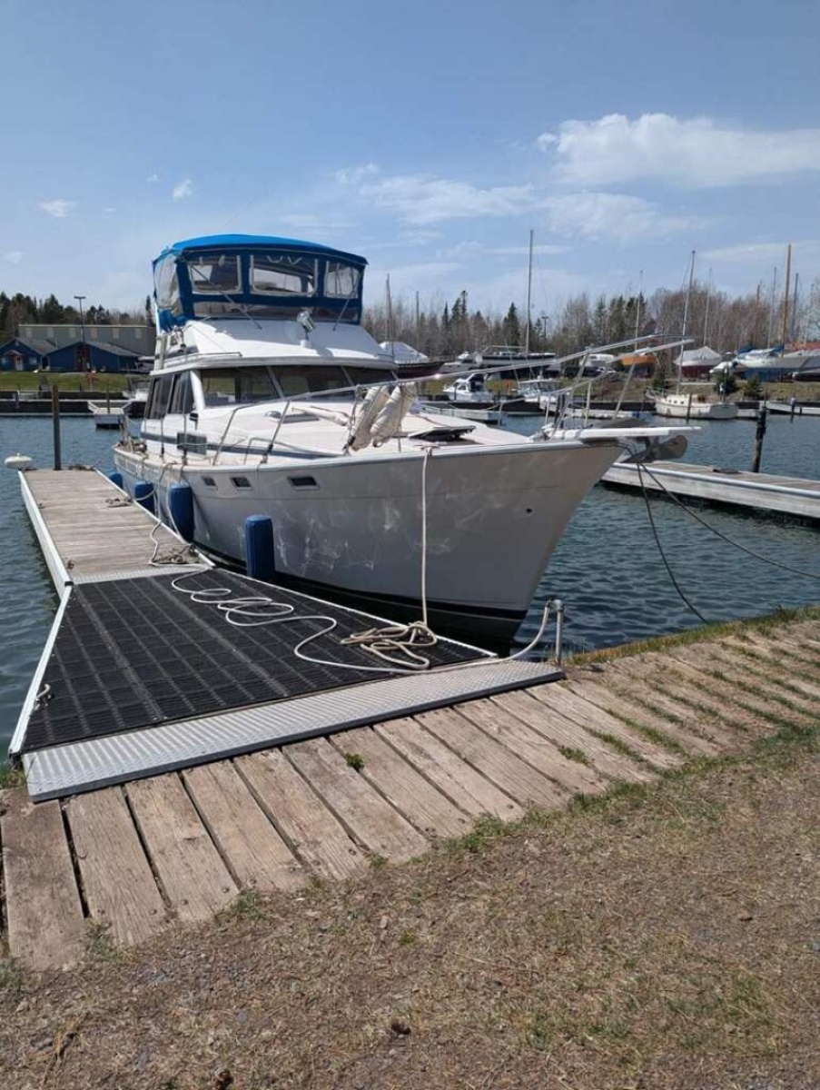 1986 Bayliner 3870
