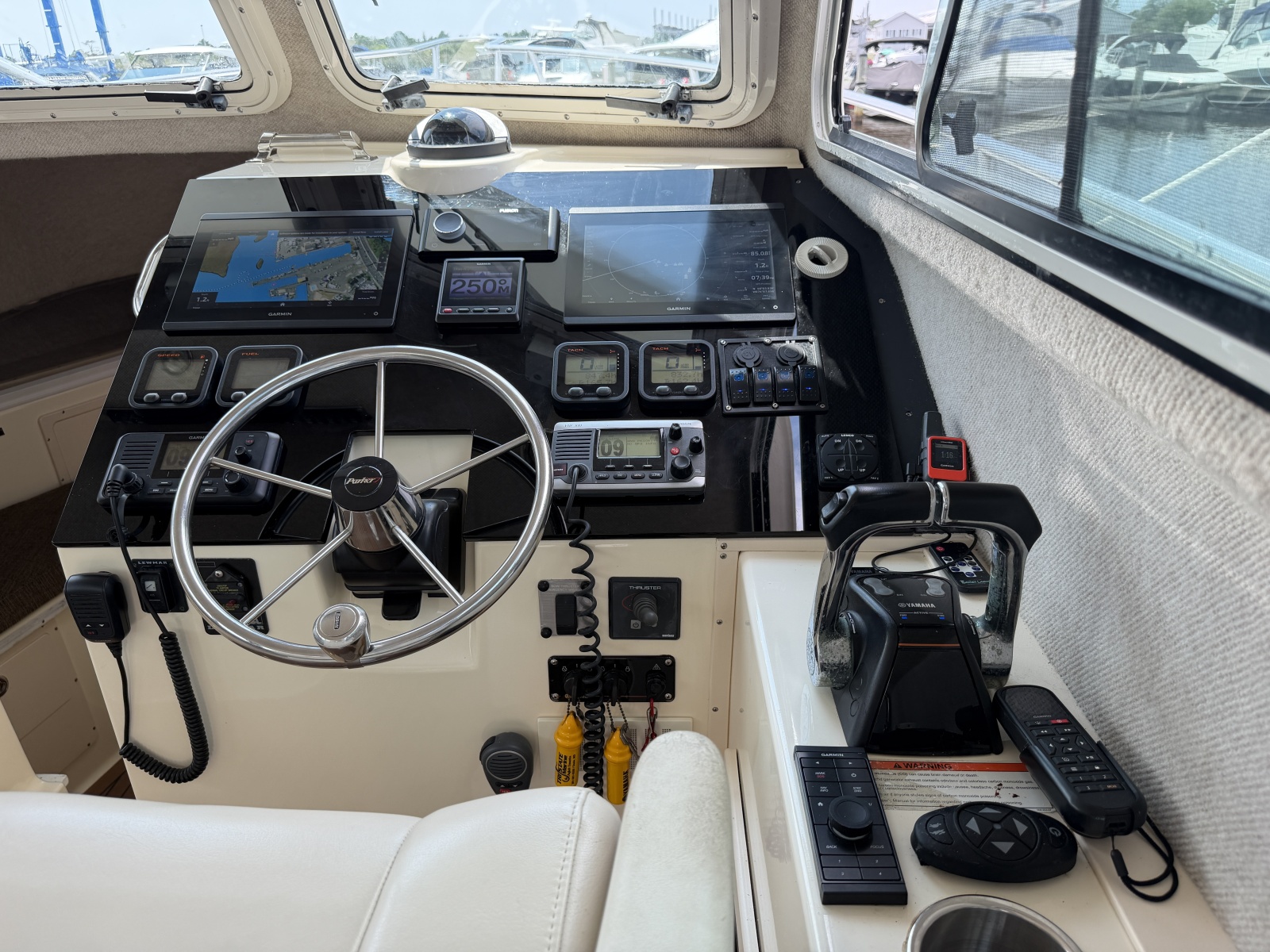 2009 Parker 3420 XLD Sport Cabin